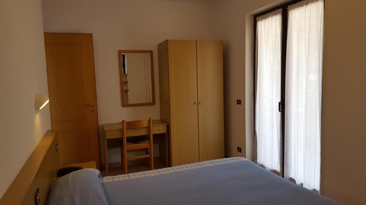 Hotel Pace Brenzone sul Garda Exterior photo