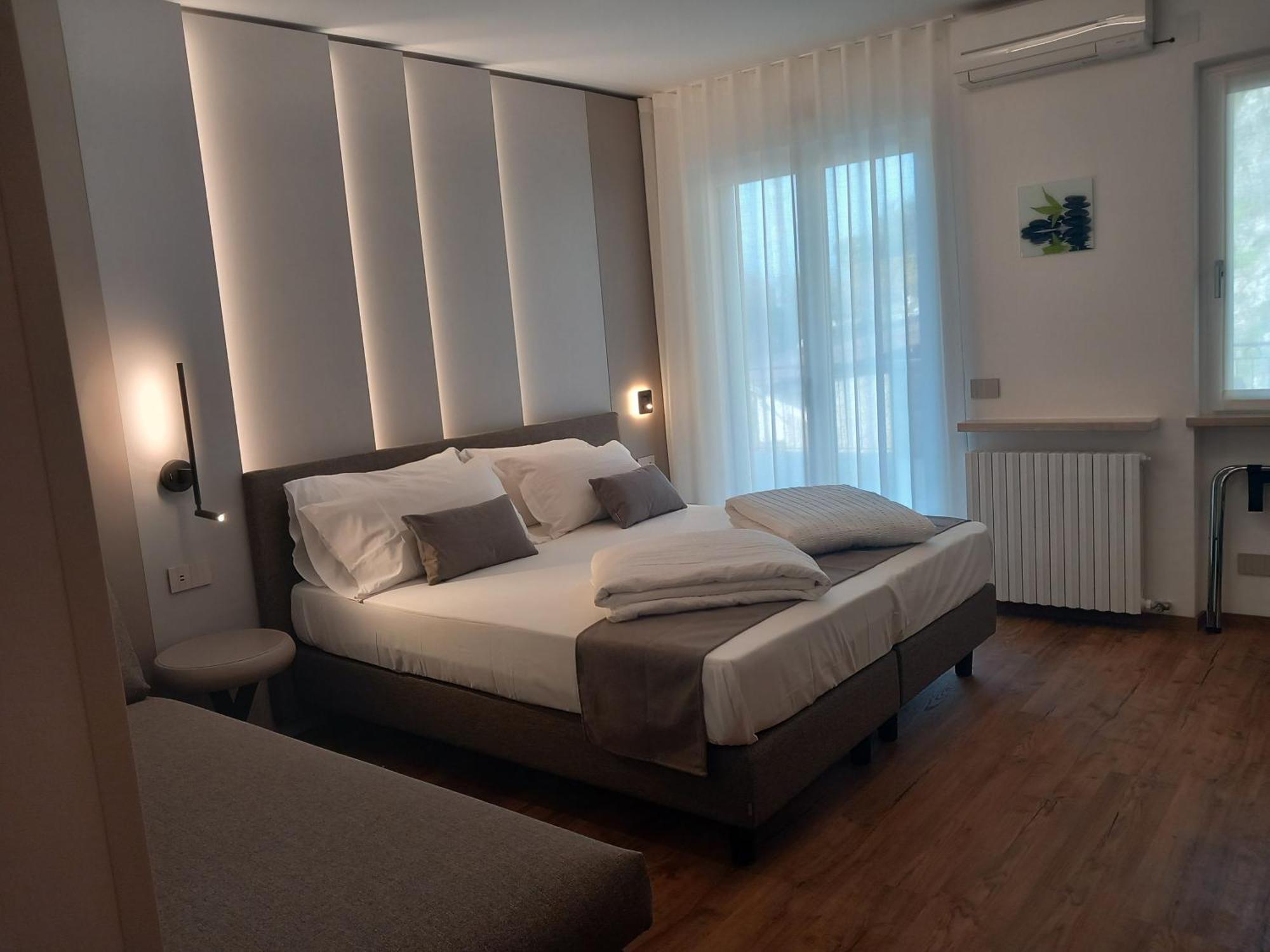 Hotel Pace Brenzone sul Garda Exterior photo