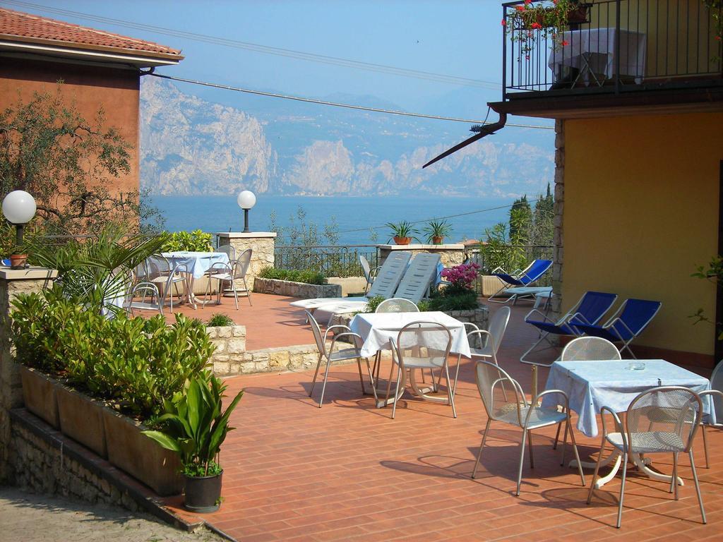 Hotel Pace Brenzone sul Garda Exterior photo